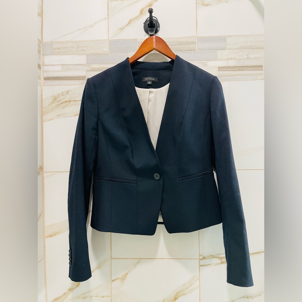 Ann Taylor Navy Women's Blazer - Picture 3 of 15
